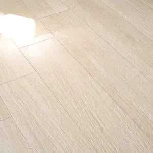WHITE NAT